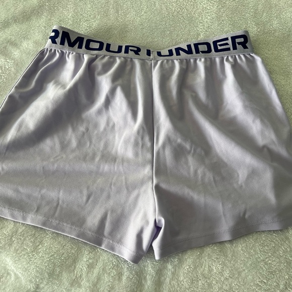 Under Armour Athletic Shorts - Picture 2 of 4